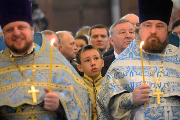 В барнаульском храме св. Димитрия Ростовского прошла божественая литургия, в которой принял участие патриарх московский и всея Руси Кирилл.