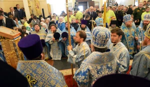 В барнаульском храме св. Димитрия Ростовского прошла божественая литургия, в которой принял участие патриарх московский и всея Руси Кирилл.