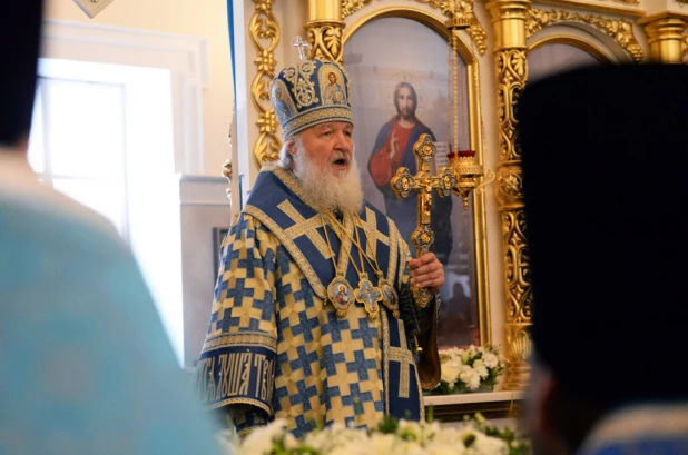 В барнаульском храме св. Димитрия Ростовского прошла божественая литургия, в которой принял участие патриарх московский и всея Руси Кирилл.