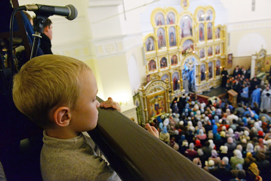 В барнаульском храме св. Димитрия Ростовского прошла божественая литургия, в которой принял участие патриарх московский и всея Руси Кирилл.
