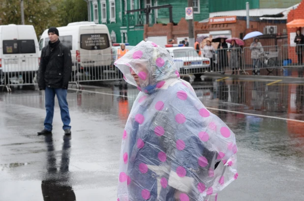 В барнаульском храме св. Димитрия Ростовского прошла божественая литургия, в которой принял участие патриарх московский и всея Руси Кирилл.