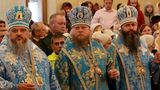 В барнаульском храме св. Димитрия Ростовского прошла божественая литургия, в которой принял участие патриарх московский и всея Руси Кирилл.