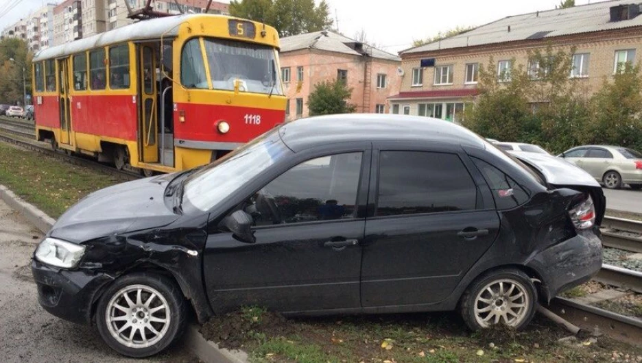 ДТП на ул. Малахова.