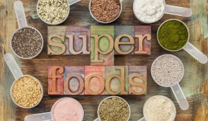 Употребление суперфудов дает ощутимый приток энергии и жизненных сил, ведь эти продукты - кладезь витаминов, минералов, аминокислот и других полезных веществ.