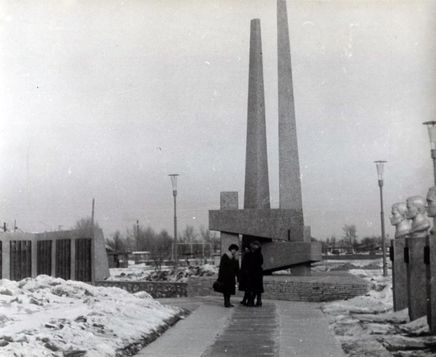 Мемориал Победы в Горняке (архитекторы — В.В. Казаринов, А.П. Гетте)