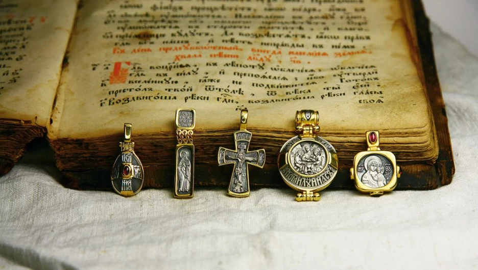 Работы мастеров "Софийской набережной" неоднократно получали высокие награды на ювелирных выставках, некоторые стали экспонатами Государственного исторического музея.