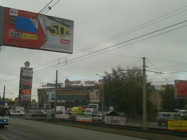 В Барнауле искали бомбу в ТРЦ "Весна".