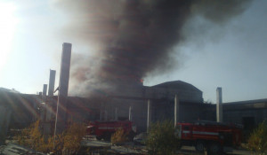 Пожар на "Сибприбормаше" в Бийске. 1 октября 2015 года.