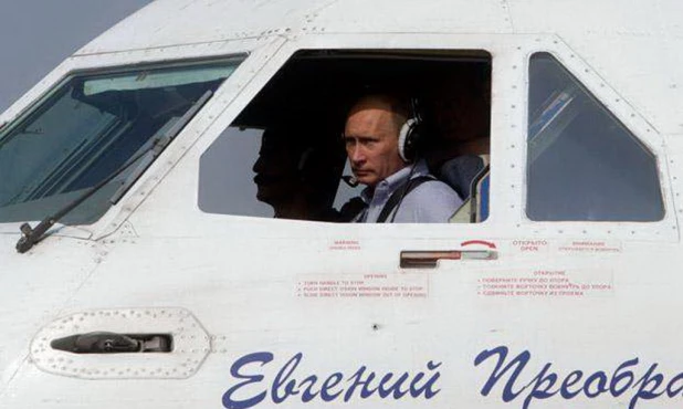 Путин на истребителе фото