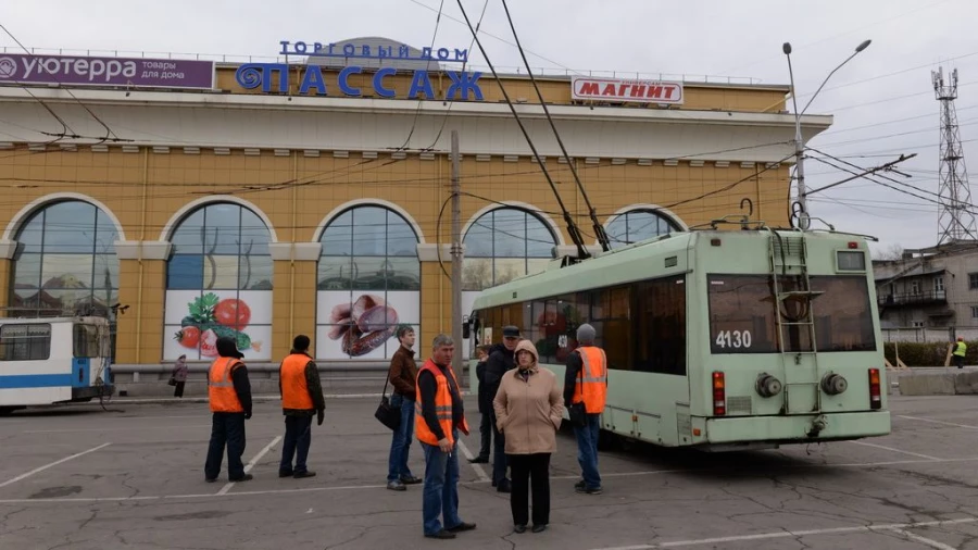 На проспекте Ленина начался ремонт.