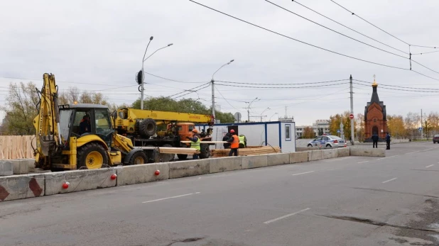 На проспекте Ленина начался ремонт.