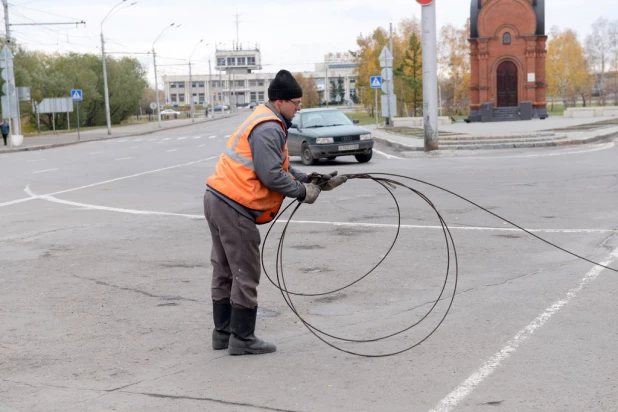 На проспекте Ленина начался ремонт.