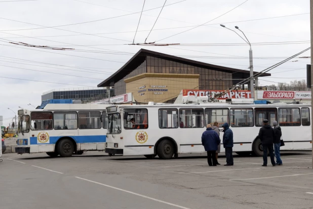 На проспекте Ленина начался ремонт.