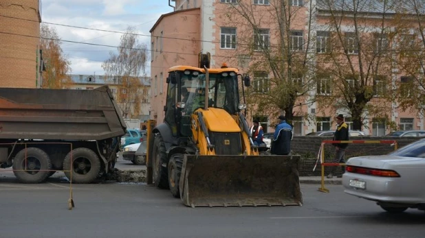 Ремонт трубопровода на пр. Калинина.