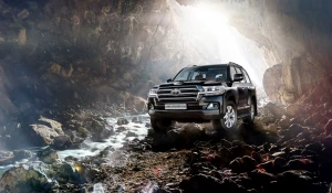 Toyota Land Cruiser Cave Preview.
