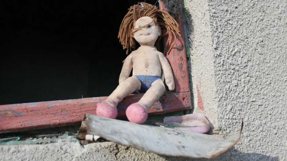 Кукла, дети.