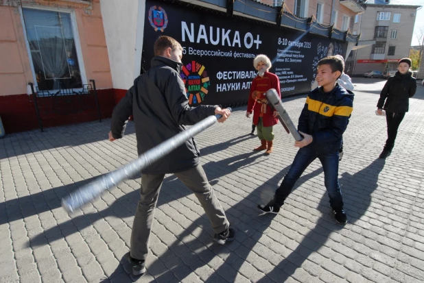 Фестиваль науки в Молодежном театре. Барнаул, 8 октября 2015 года.