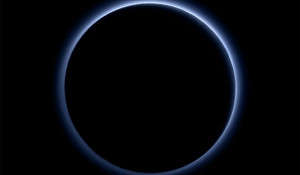 Изображения Плутона, сделанные зондом New Horizons.