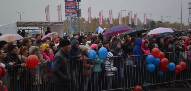 В Барнауле прошел праздник, на котром выступила группа "Банд'эрос". 