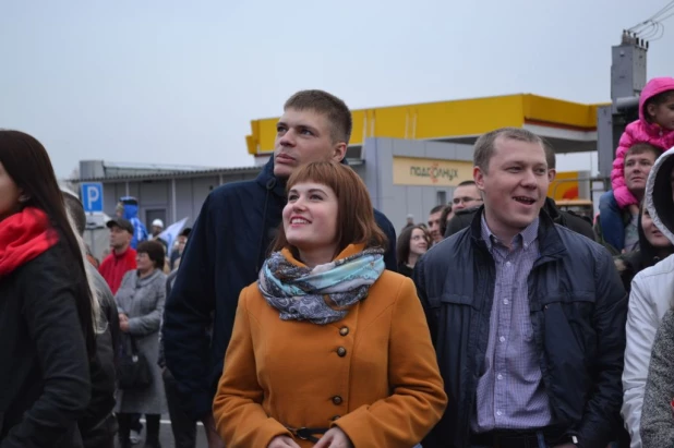 В Барнауле прошел праздник, на котром выступила группа "Банд'эрос". 