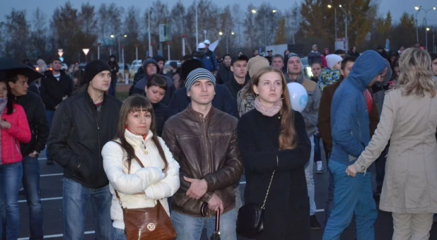 В Барнауле прошел праздник, на котром выступила группа "Банд'эрос". 