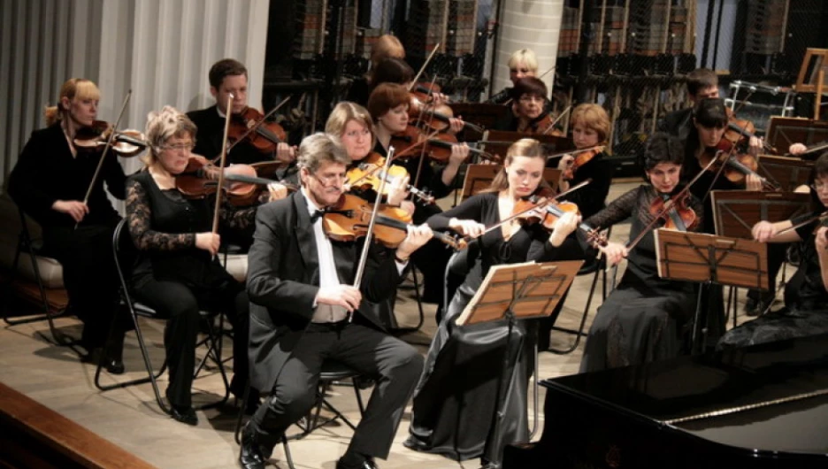 Японский скрипач Санске Сато выступил в алтайской филармонии. 