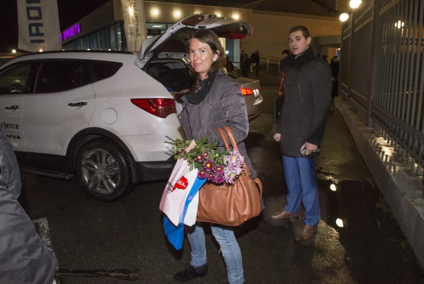 "Серебряный дождь" встретил барнаульцев в аэропорту.