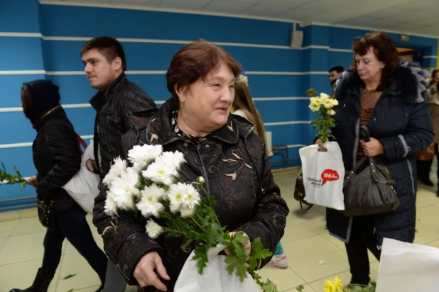 "Серебряный дождь" встретил барнаульцев в аэропорту.