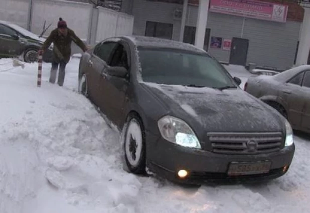 В Омске прошел снегопад.