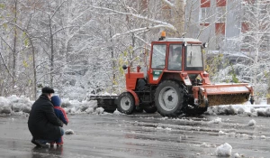 Уборка снега в Барнауле.