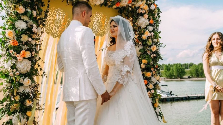 В Барнауле с размахом отметили свадьбу.