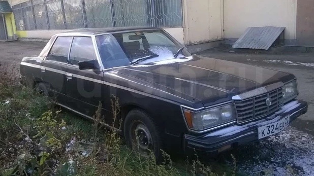 Toyota Crown 1982 года выпуска