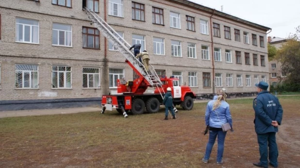 Тренировочное тушение пожара.