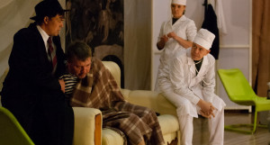 Алтайский краевой театр драмы показал спектакль "Два ангела, четыре человека" в алтайской колонии.
