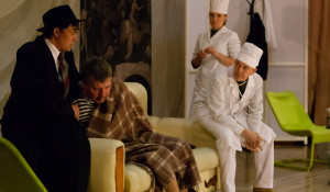 Алтайский краевой театр драмы показал спектакль "Два ангела, четыре человека" в алтайской колонии.