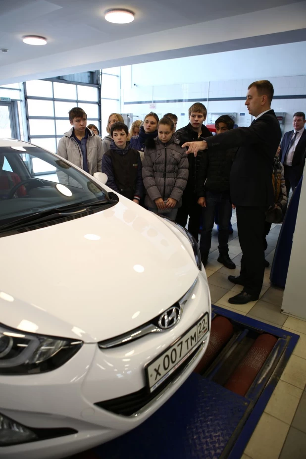 Автоцентр АНТ- официальный дилер Hyundai - провел экскурсию для школьников.