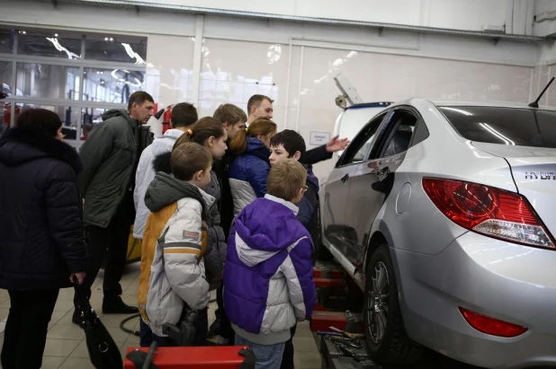 Автоцентр АНТ- официальный дилер Hyundai - провел экскурсию для школьников.