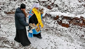 Освящение креста и закладного камня во основание храма Святителя Луки возле краевой клинической больницы.