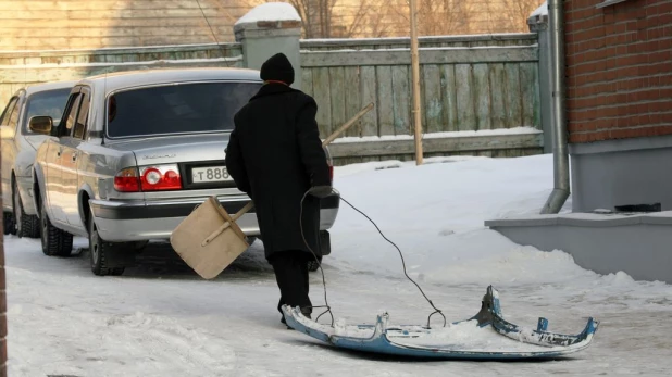 Уборка снега в Барнауле.