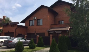 Коттедж в поселке Солнечная поляна.