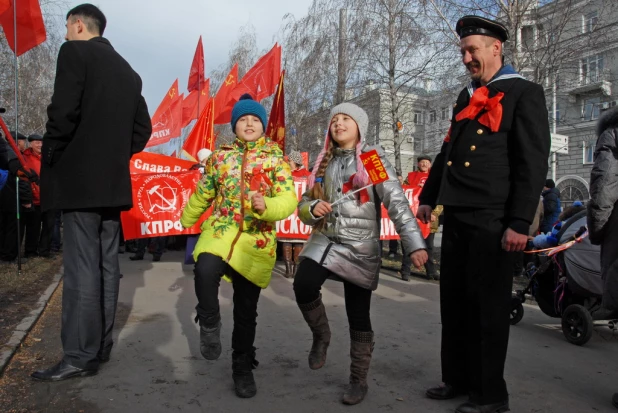 Шествие и митинг коммунистов 7 ноября 2015 года.