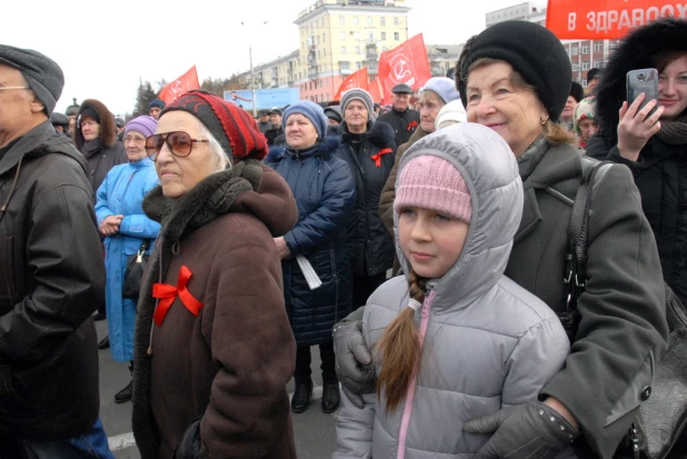 Шествие и митинг коммунистов 7 ноября 2015 года.