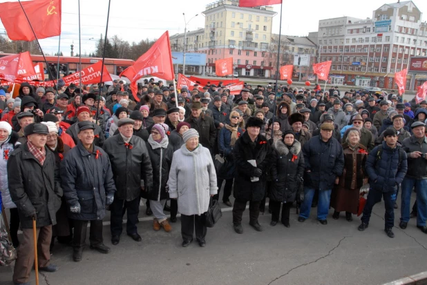 Шествие и митинг коммунистов 7 ноября 2015 года.