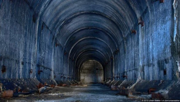 Бомбоубежище на территории сереброплавильного завода.