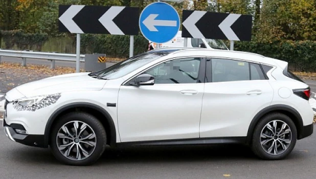 Infiniti QX30.