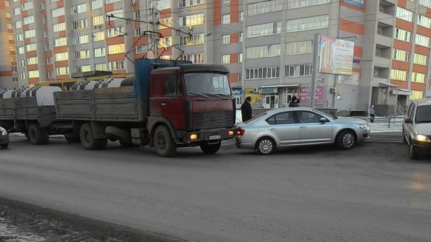 ДТП на пересечении ул. Попова и ул. Семенова.