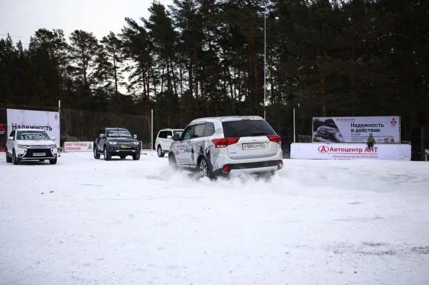 Автоцентр АНТ и Mitsubishi дали бой алтайской зиме