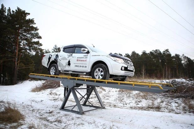 Автоцентр АНТ и Mitsubishi дали бой алтайской зиме