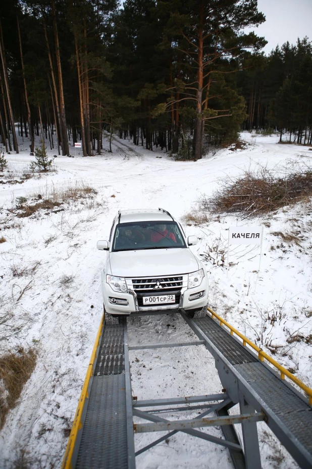 Автоцентр АНТ и Mitsubishi дали бой алтайской зиме