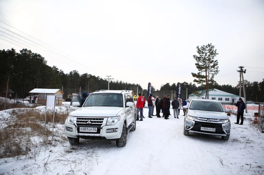 Автоцентр АНТ и Mitsubishi дали бой алтайской зиме